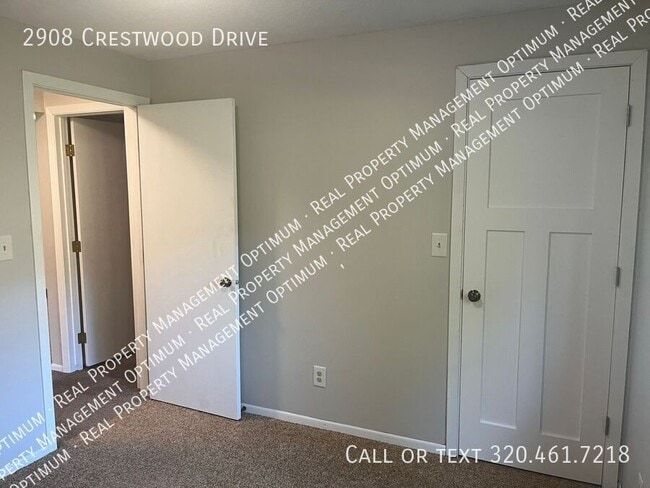 Building Photo - 2908 Crestwood Dr NE