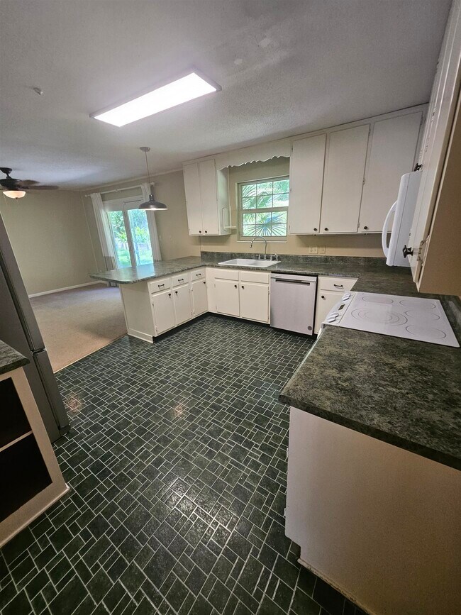 Building Photo - 1541 Woodgate Way