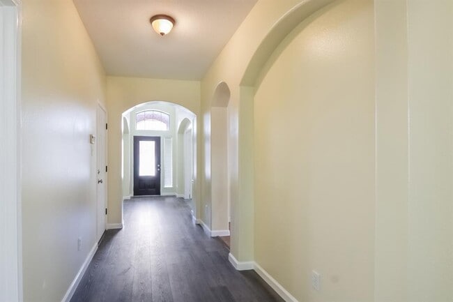 Building Photo - 6614 Surrey Meadow Ct