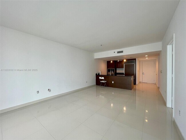Building Photo - 475 Brickell Ave