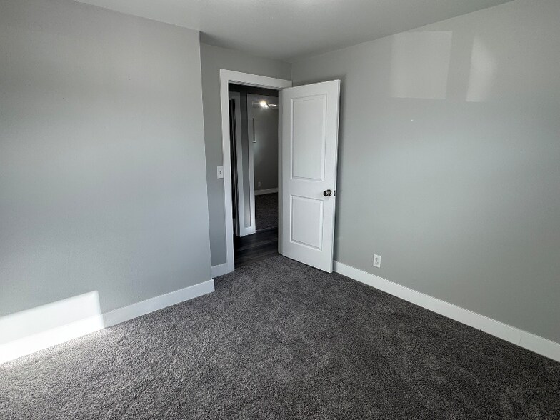Building Photo - 9300 9300 N