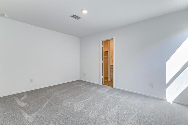 Building Photo - 21555 Carosella Dr