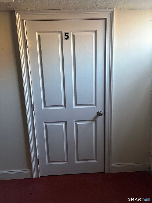 Building Photo - 261 Millard St