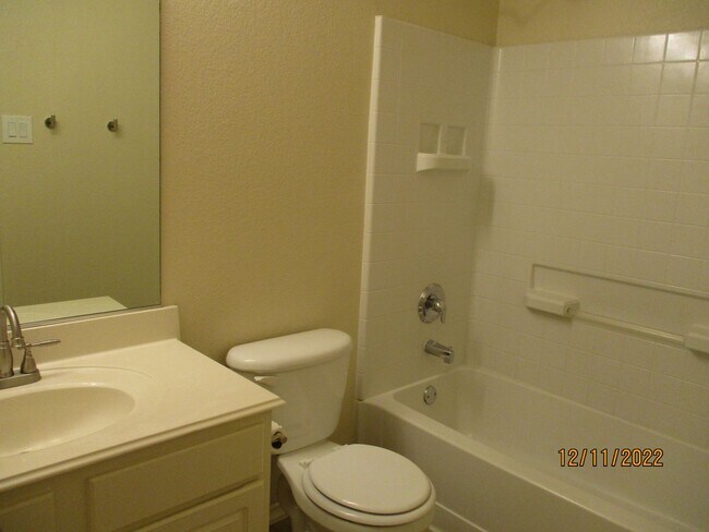 Building Photo - 5144 Waterview Ct