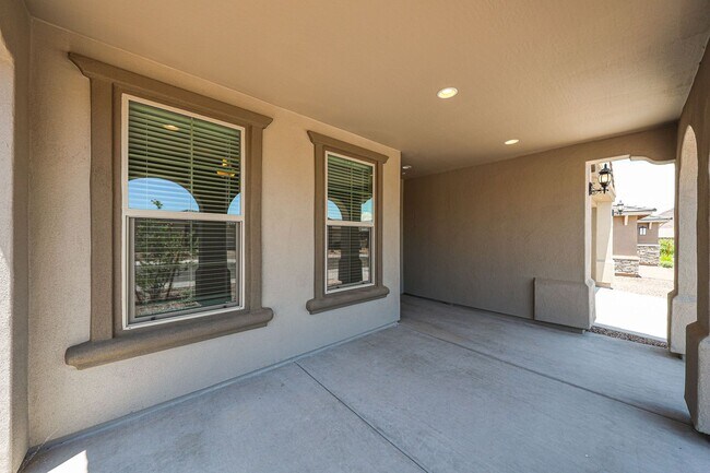 Building Photo - 4 Bedroom + Den in Foothills at Northpointe
