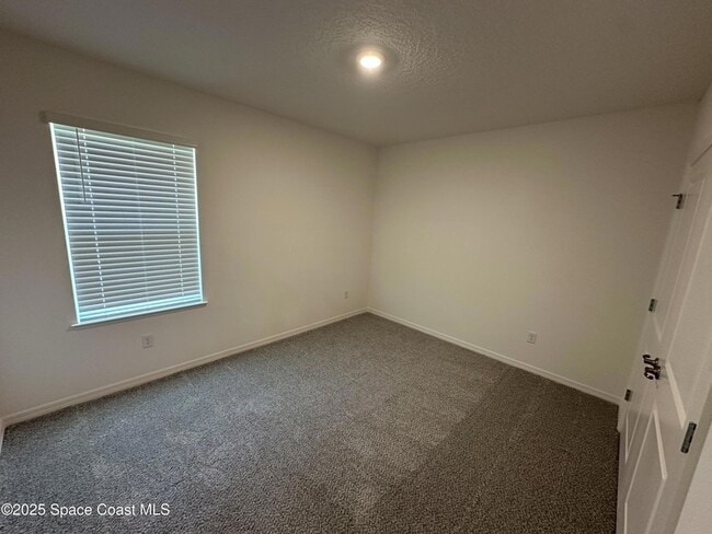 Building Photo - 2154 Ramsdale Dr SE