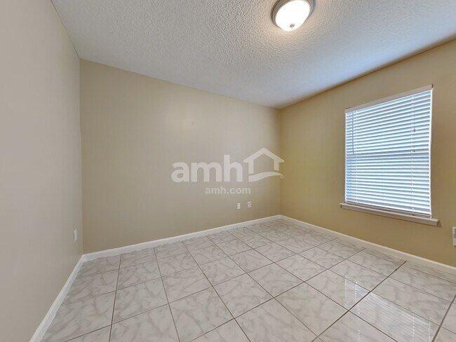 Building Photo - 9422 Daniels Mill Dr