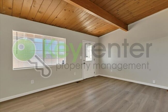 Building Photo - 1127 Rood Ave