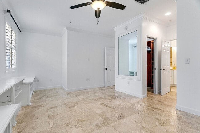 Building Photo - 691 Hibiscus St