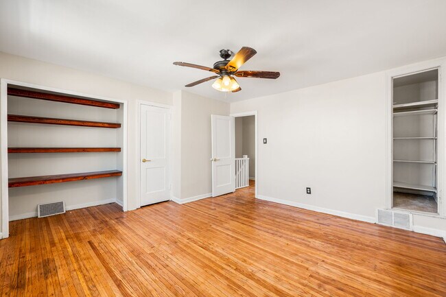 Building Photo - 1822 W Eleanor St