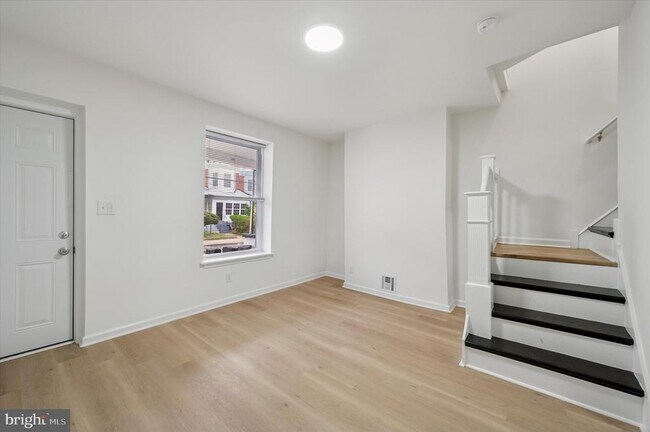 Building Photo - 1452 N 56th St