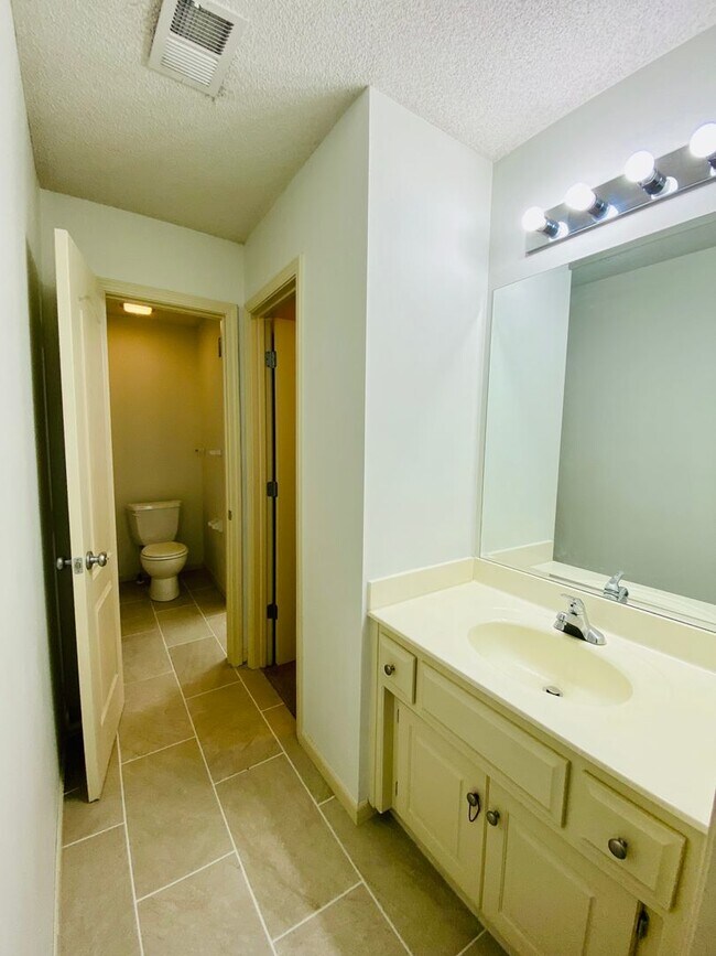 Building Photo - {15808} Hampton Place Two Story Home + Finished Basement + Three Car Garage + Blue Valley HS