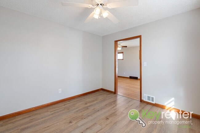 Building Photo - Charming 3-Bedroom Home in Southwest Wichita – Move-In Ready!