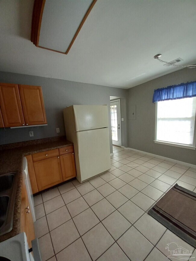 Building Photo - 6858 Olsen Rd