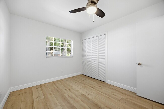 Building Photo - 401 Blueberry Ln