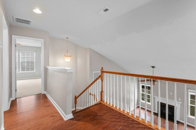 Building Photo - 10777 White Dogwood Dr