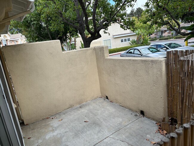 Building Photo - Centrally Located 2 Bedroom & 2 Bathroom Townhome w/ Garage in Cabo Bahia Community