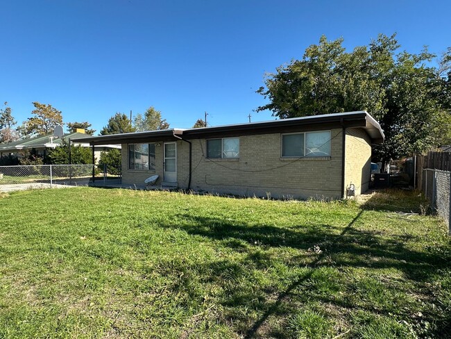 Building Photo - Adorable Home!!!