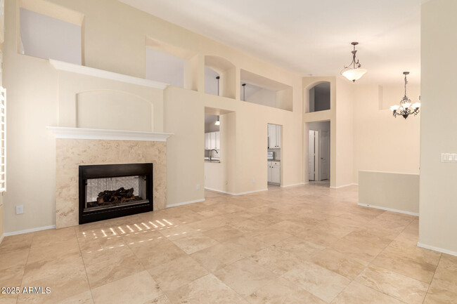 Building Photo - 5543 E Blanche Dr