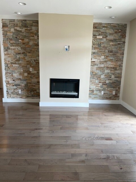 Building Photo - 5735 Acorn Ln