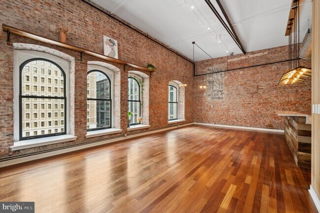 Building Photo - 105 S 12th St