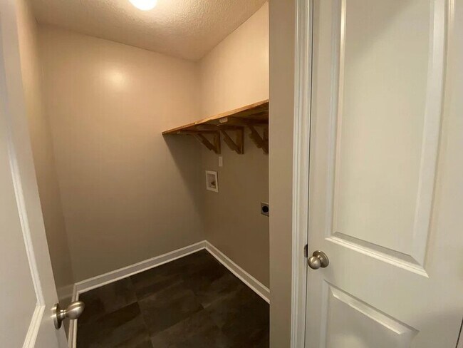 Building Photo - 231 Augusta Way