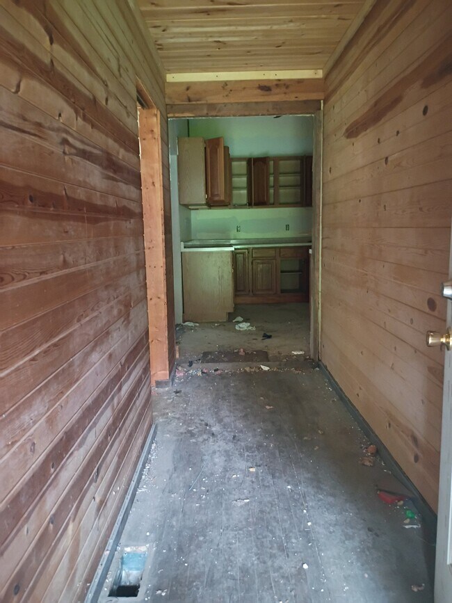 Building Photo - 303 Cedar St