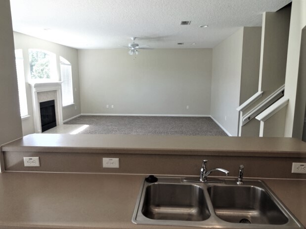 Building Photo - 1633 Timber Crossing Lane