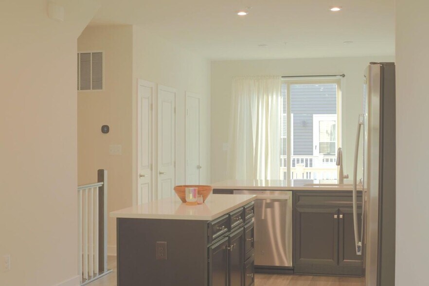 Building Photo - 2816 Devonshire Clfs Ter