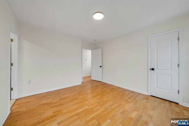 Building Photo - 316 Palisade Ave