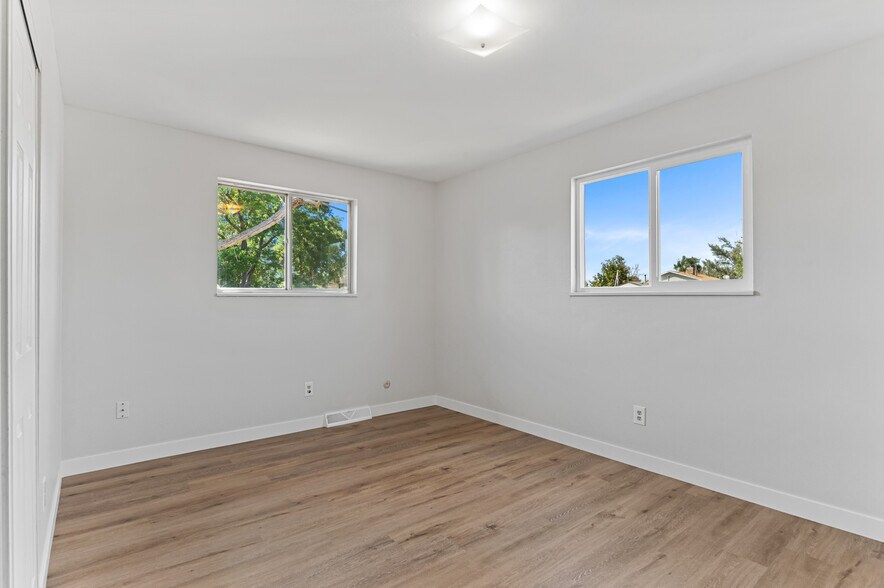 Building Photo - 9061 Osceola St