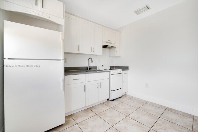 Building Photo - 275 NW 81st St.