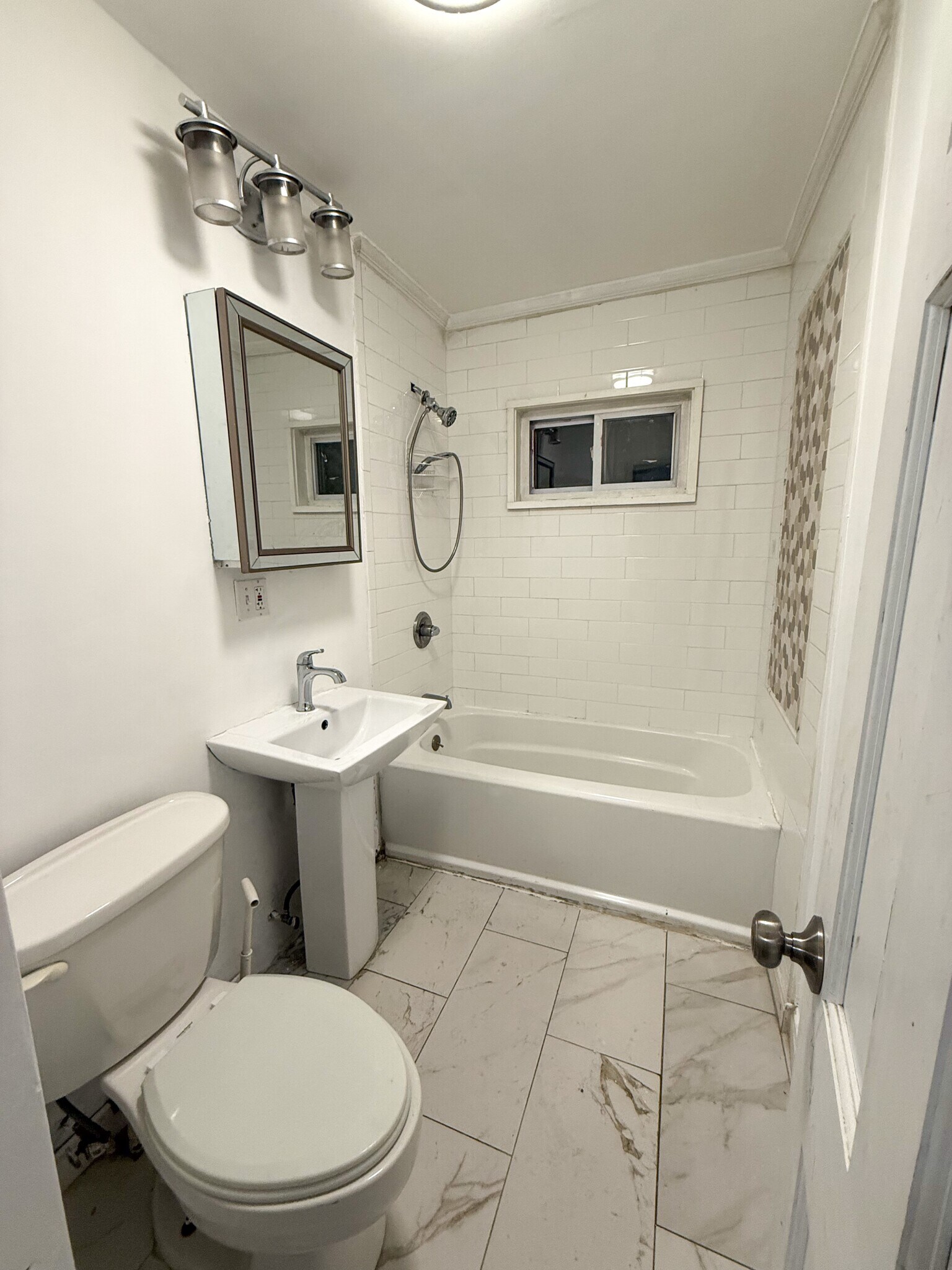 Building Photo - 30 Davenport St