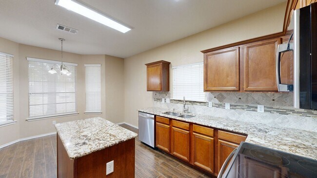 Building Photo - $2,095 FOR A GORGEOUS HOME BY FORT HOOD!