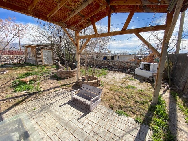 Building Photo - West El Paso 4 bed refrig A/C Home