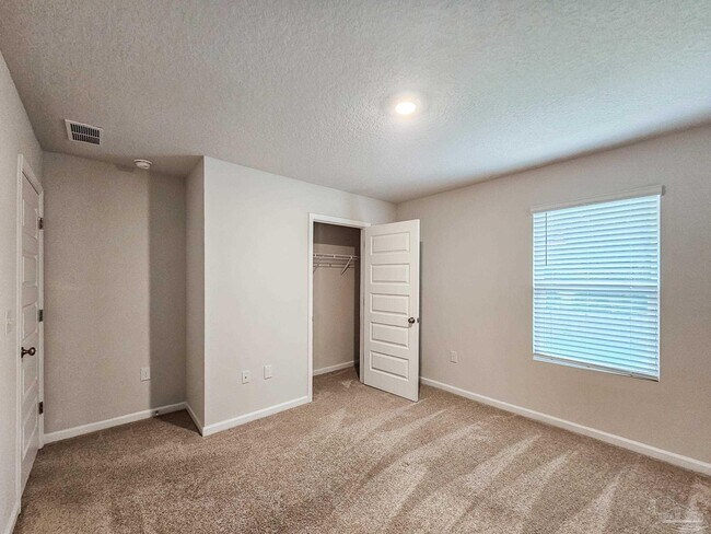 Building Photo - 5249 Peach Dr