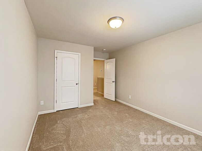 Building Photo - 135 Coddington Ln