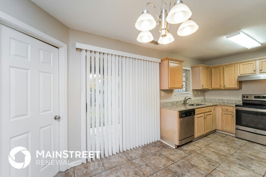 Building Photo - 11116 Meadow Chase Ct