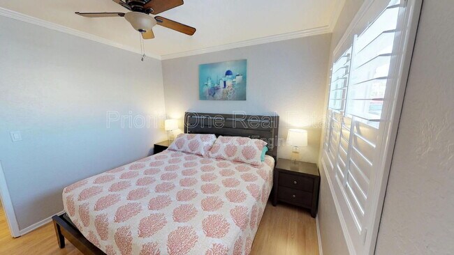 Building Photo - 4102 Ingraham St