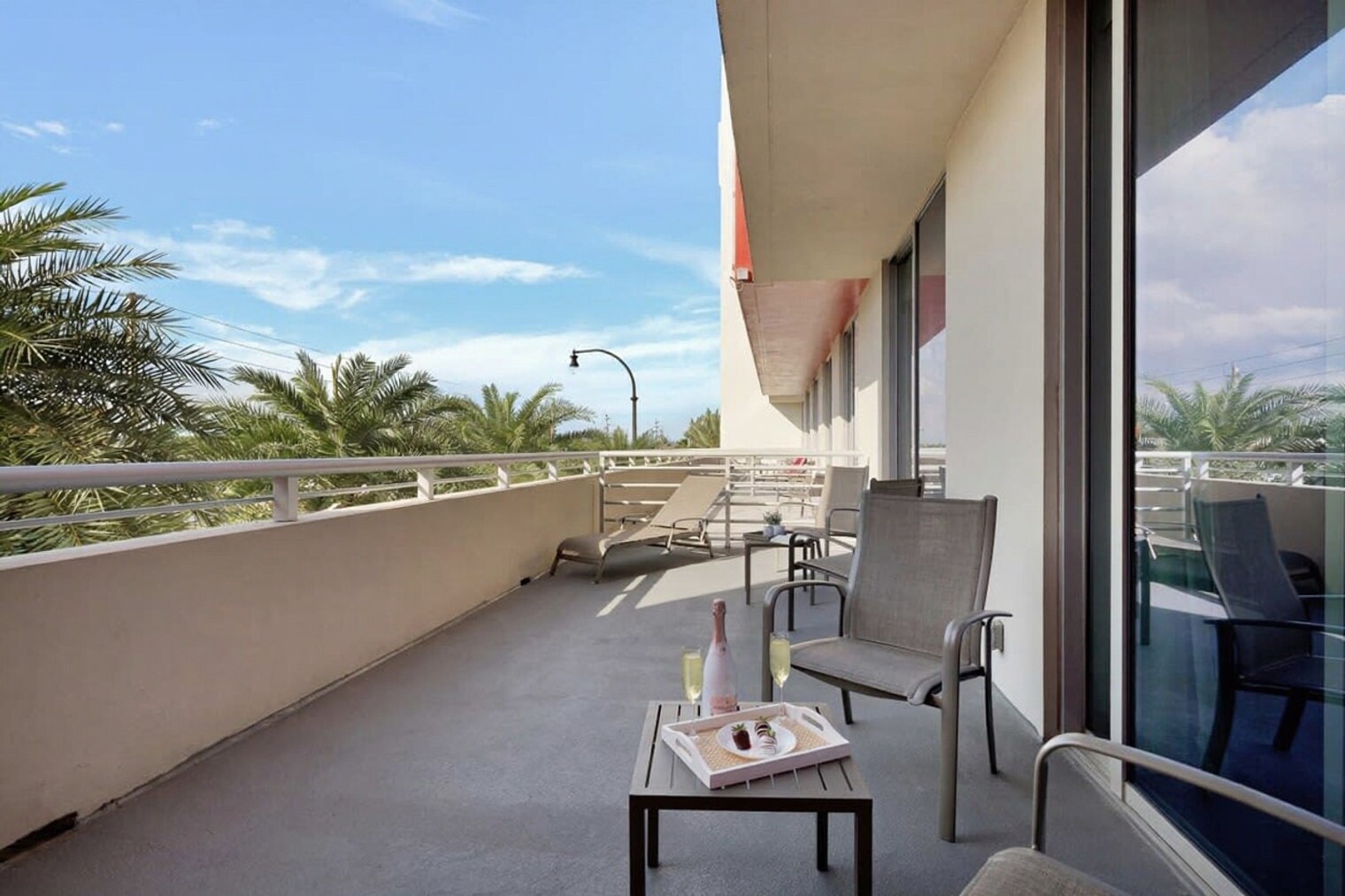 Building Photo - 777 N Ocean Dr