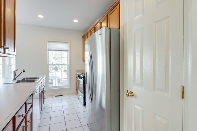 Building Photo - 6327 Dunn Ct