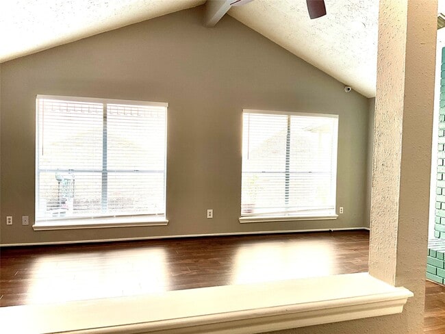 Building Photo - 11827 Moss Branch Rd