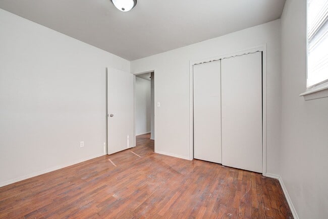 Building Photo - 1528 SE 49th Terrace