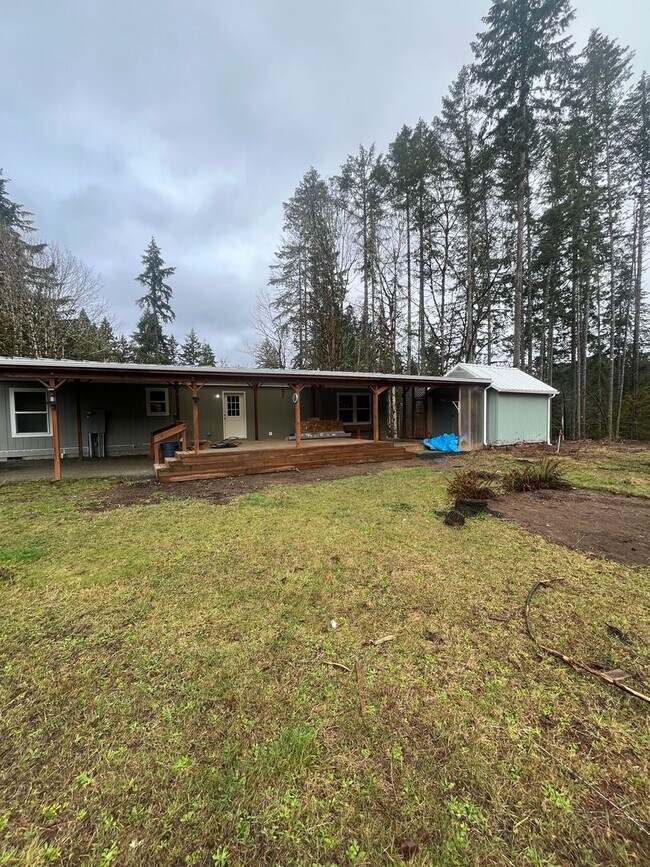 Building Photo - Nearly brand-new home!! 3-Bedroom 2-Bathroom Home