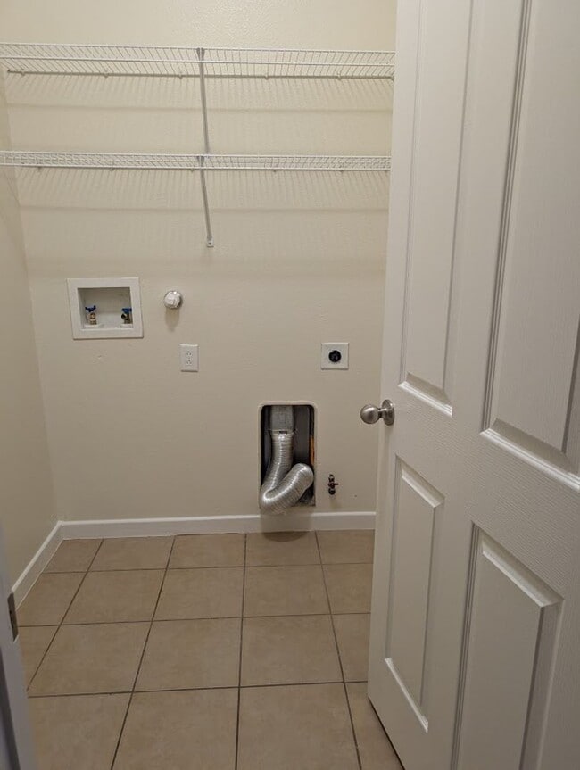 Building Photo - Spacious 2-Story Home with 3-Car Garage in...