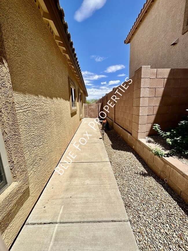 Building Photo - 7685 E Fair Meadows Loop