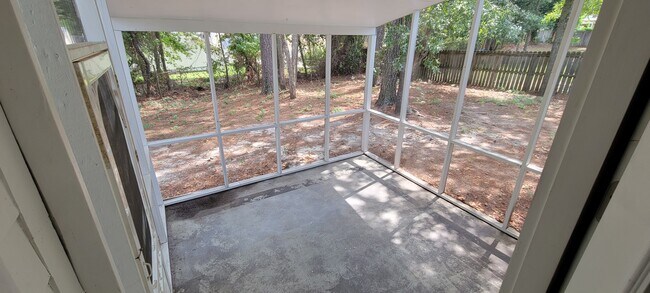 Building Photo - 4517 Park Knoll Ln