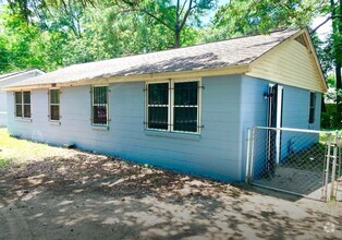 Building Photo - Charming Ranch Duplex in Central Charleston