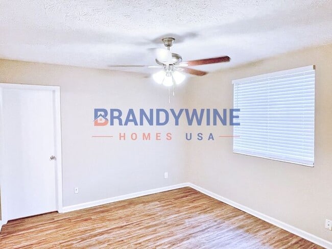 Building Photo - Happy New Year! Move in by 2/15 and get Ma...