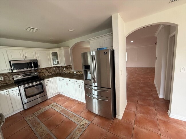 Building Photo - 10865 Gibson Dr
